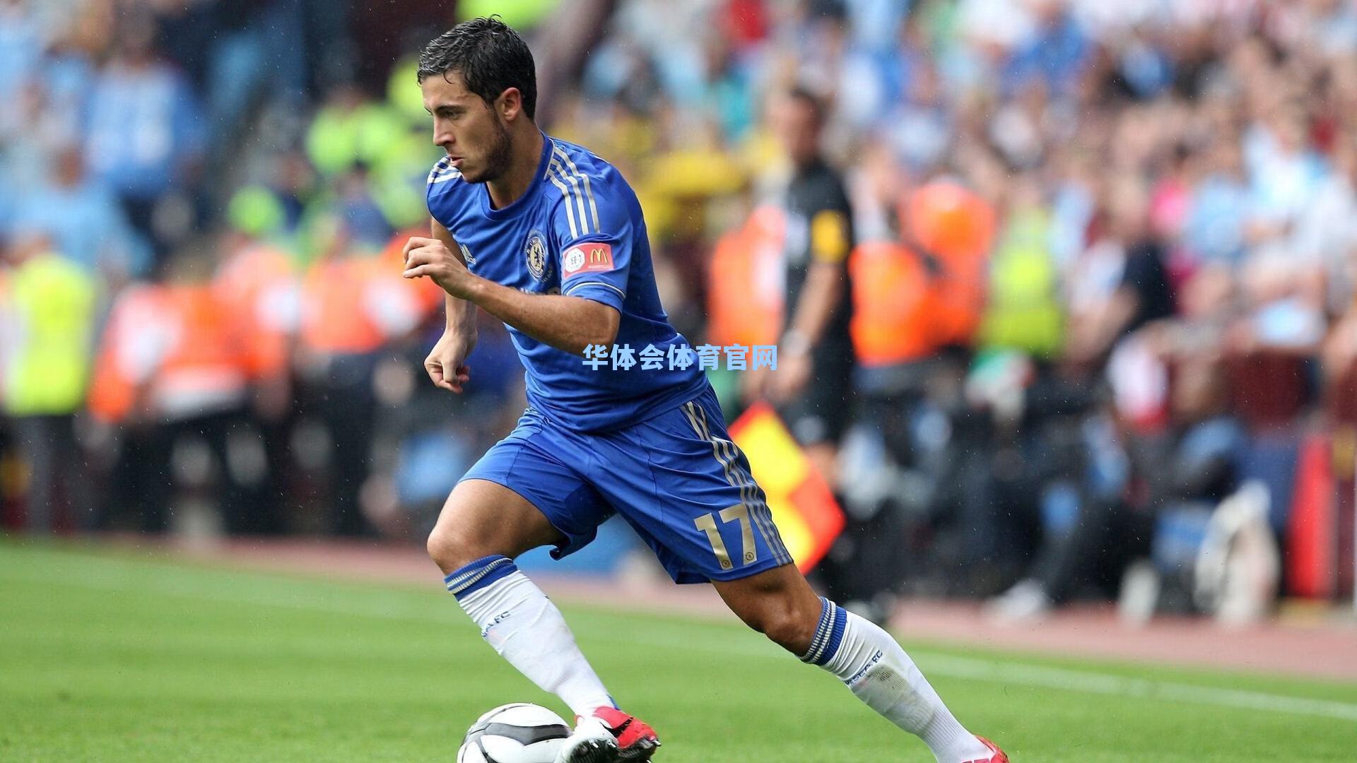 今儿谁都别想从我这儿过去！铁血门将李毅铸就中国足球传奇之夜