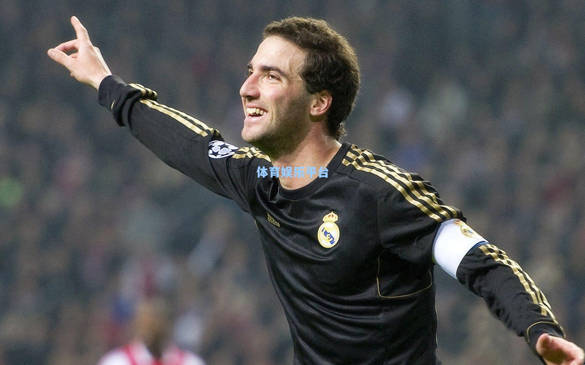 伊格莱西亚斯再破巴萨球门，西甲巨人杀手传奇延续