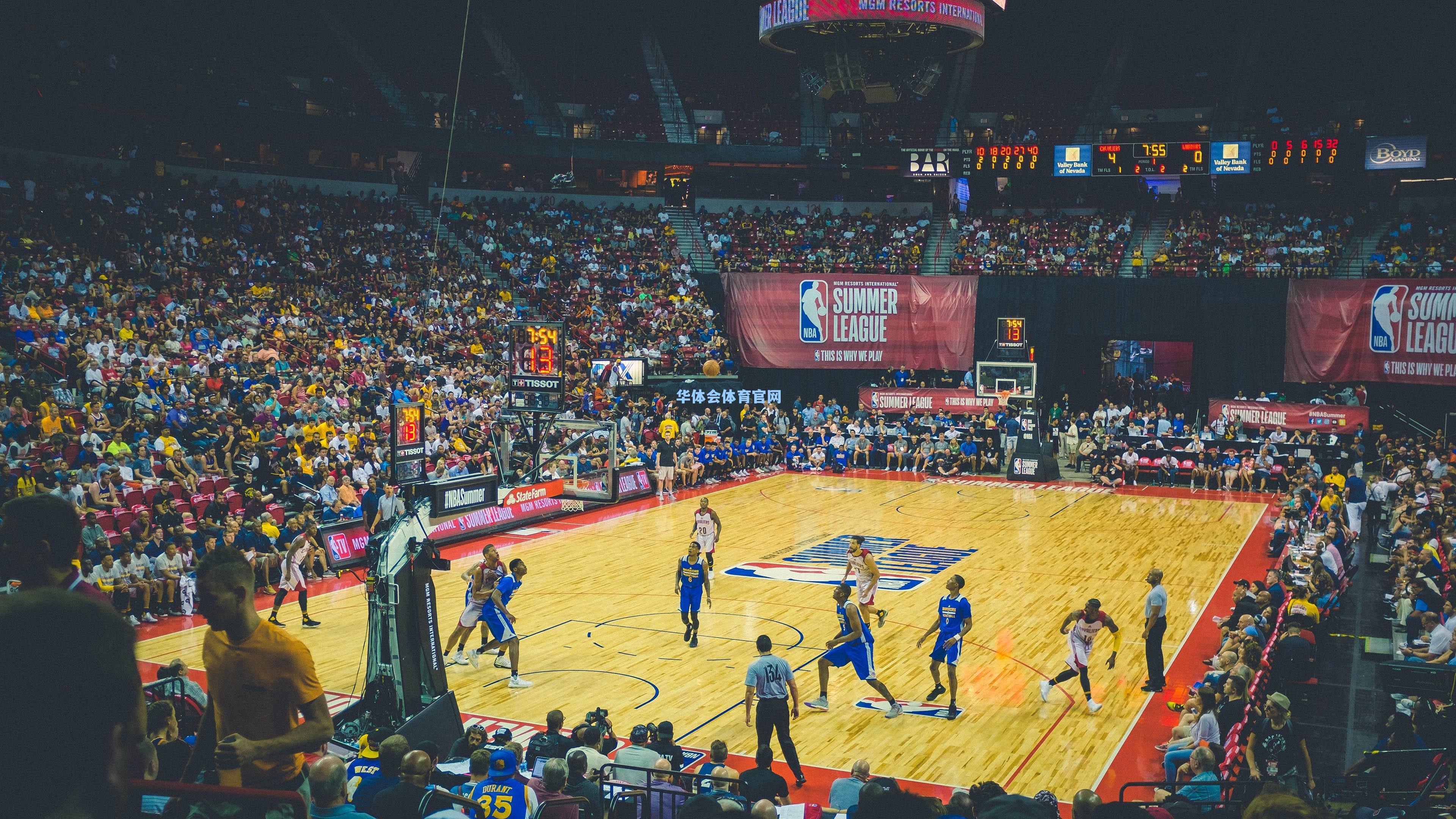 国际足联年度最佳阵容前锋候选揭晓，四大巨星引领锋线争夺战